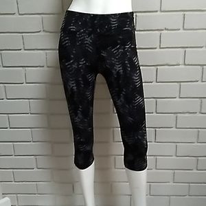 Necessity Black/Gray Abstract Workout Capri's. Size Medium